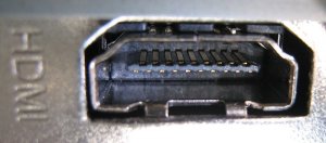 800px-HDMI_connector-female_?0057.jpg