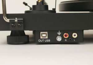 Pro-Jec Debut Carbon Phono USB.jpg