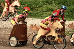 Stridsvogn_romersk_Modern Roman Chariot Race_042009_roman_1.jpg