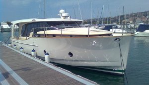 Greenline-40-hybrid-motor-yacht.jpg