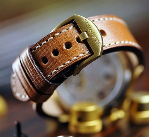 steinhart-nav-b-uhr-hanwinding-47-bronze-clasp.jpg