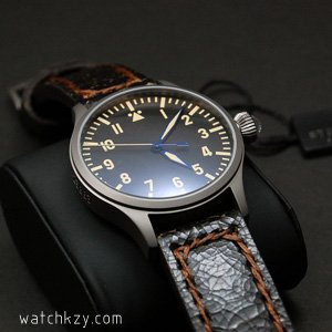 steinhart-pilot-ti-44mm-index.jpg