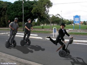 Man-on-a-Segway-Being-Chased-By-Cops--94081.jpg