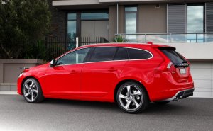 2011_Volvo_V60_T6_R-Design_station_wagon_(2011-03-02)_02.jpg