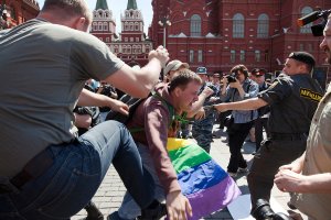 russia-moscow-gay-pride-riot-ru173560.jpg