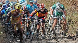 Jong-VOKA-Ronde-Vlaanderen-Koppenberg-Willy-Naessens-2011-640.jpg