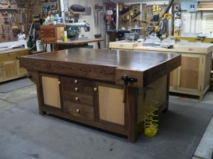 woodworking-assembly-bench-1.jpeg