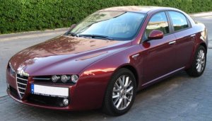 Alfa_Romeo_159_sedan[1].jpg