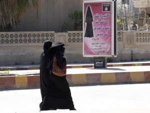 v2-Veiled_women_in_ISIS.territory.jpg