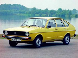 die-erste-generation-des-vw-passat-basierte-auf-dem-audi-80-und-wurde-von-1973-bis-1980-gebaut-f.jpg