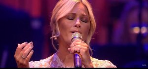 Helene Fischer,  Little Drummer Boy (Live aus der Hofburg Wien).png1.jpg