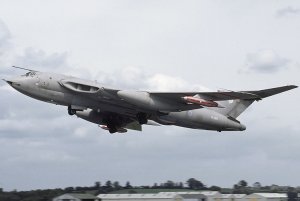 Handley Page Victor. Takes off..jpg
