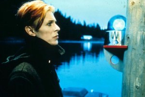 David-Bowie-Man-Who-Fell-To-Earth-Vogue-24Nov15-Rex_b_1440x960.jpg