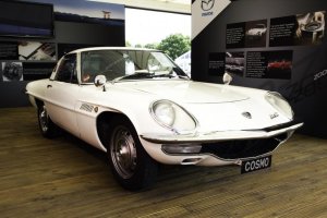 mazda-110-s-cosmo-11.jpg