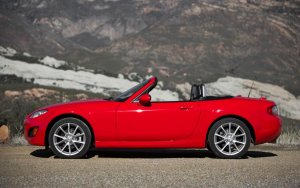 2012-Mazda-MX-5-Miata-side-top-down.jpg