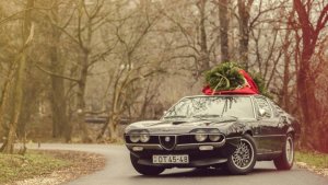 an-alfa-romeo-montreal-is-santa-s-last-ride-1476934545380-1000x563.jpg