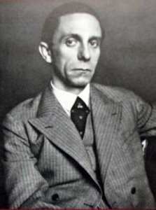 300px-Joseph_goebbels_02.jpg