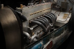 Bugatti-35-B-T-engine-left-side-900x600.jpg