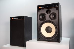 JBL 4312G.jpg