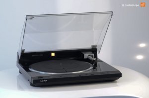 sony_ps_x555es-1.jpg