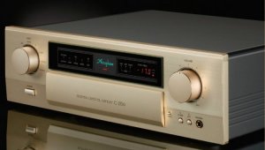 Accuphase C-2150.jpg