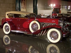 800px-Duesenberg_Convertible_SJ_LA_Grand_Dual-Cowl_Phaeton_1935.jpg