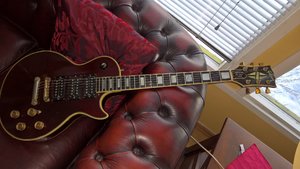 1976 Gibson Les Paul Custom.jpg