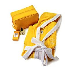 acqua-di-parma-travel-set-kimono-bathrobe-small.jpg