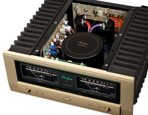 Accuphase-A-48-Stereo-Amplifier-inside.jpg