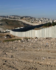 israel_antiterrormur_jerusalem_istock_000001111235.jpg