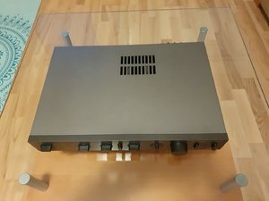 Audiolab 8000A front ovenfra.jpg