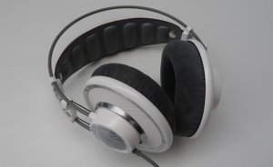 AKG K 701_strikker_knaster.jpg